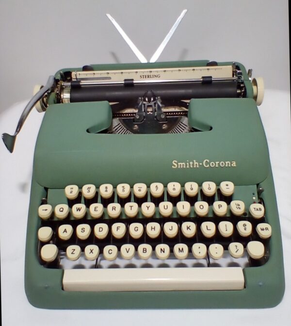 Smith Corona Sterling Typewriter in Seafoam Green - Image 2