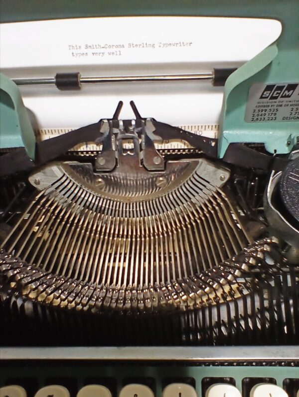 Smith Corona Sterling Typewriter in Seafoam Green - Image 7