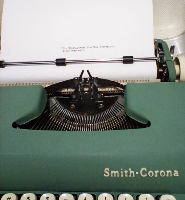 Smith Corona Sterling Typewriter in Seafoam Green - Image 9