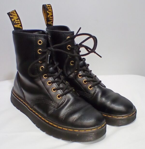 Dr. Martens Black Leather Zavala Women's Boots – Size 8 (AW004 KM07W) – Lightly Worn, Great Condition