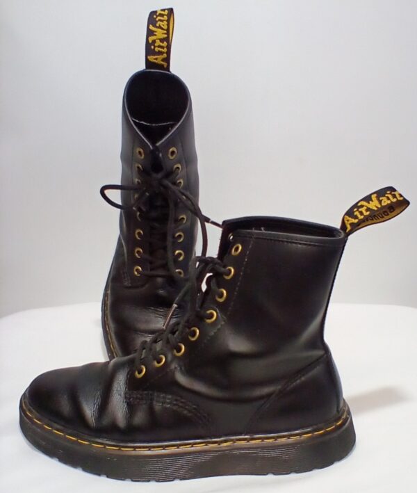 Dr. Martens Black Leather Zavala Women's Boots – Size 8 (AW004 KM07W) – Lightly Worn, Great Condition - Image 3