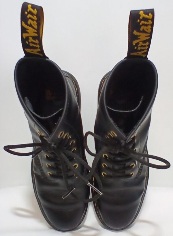 Dr. Martens Black Leather Zavala Women's Boots – Size 8 (AW004 KM07W) – Lightly Worn, Great Condition - Image 5