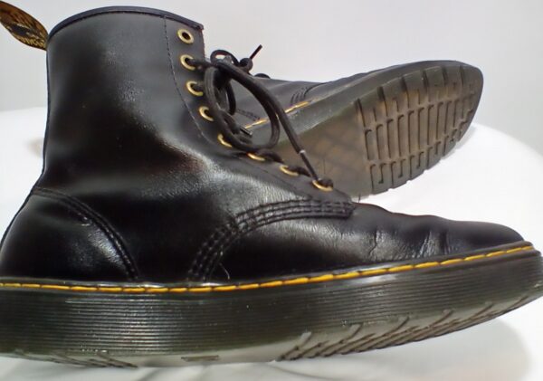 Dr. Martens Black Leather Zavala Women's Boots – Size 8 (AW004 KM07W) – Lightly Worn, Great Condition - Image 8